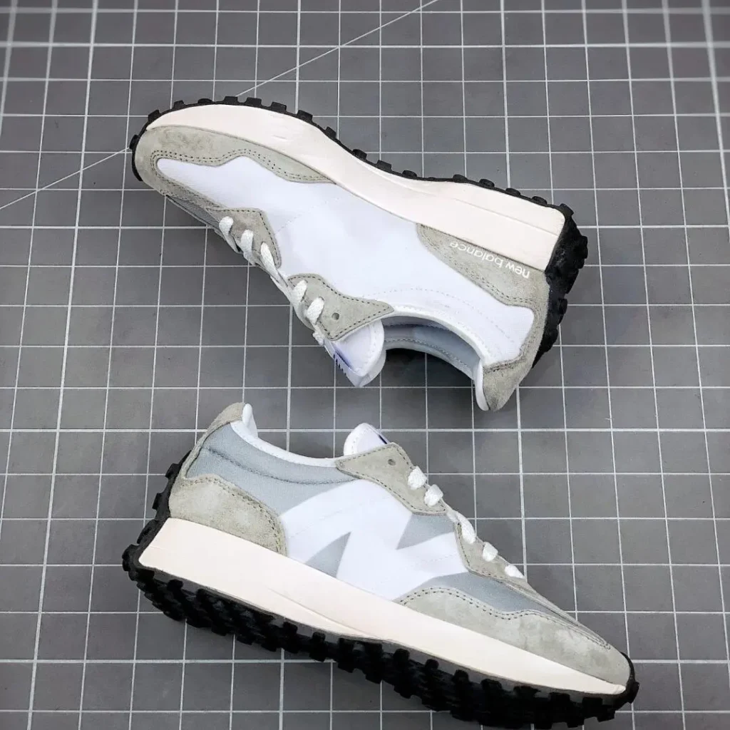 NEWBALANCEのMS327の履き心地の画像6