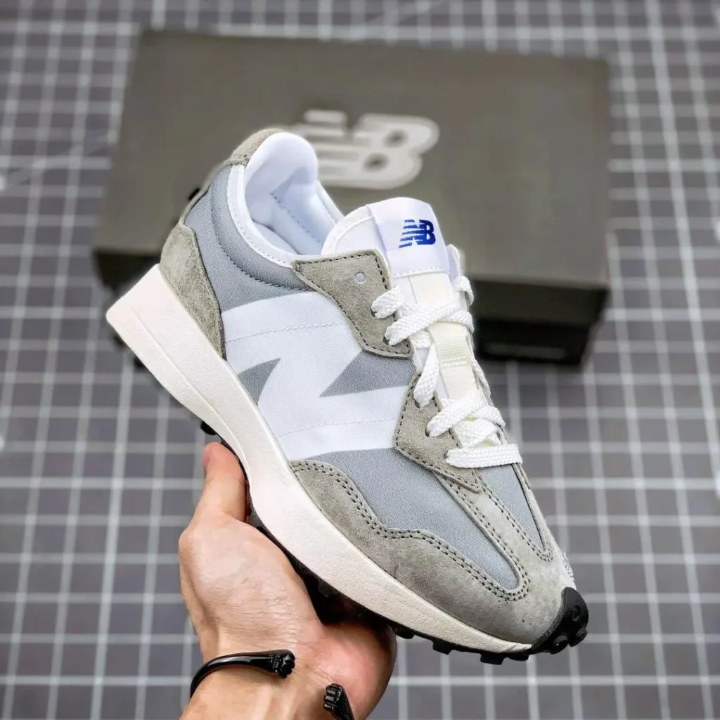 NEWBALANCEのMS327はダサい？の画像7