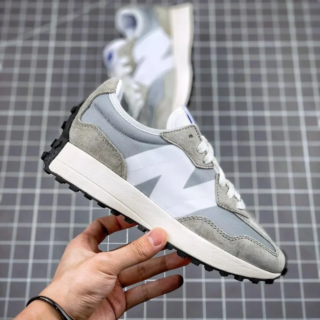 NEWBALANCEのMS327はダサい？の画像8