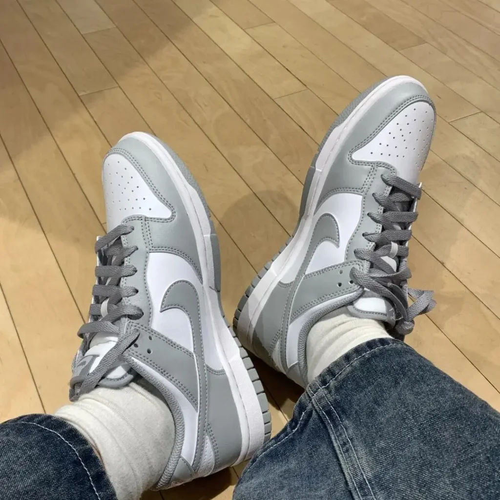 NIKE(ナイキ) AirJordan1(エアジョーダン1)の人気カラー画像2