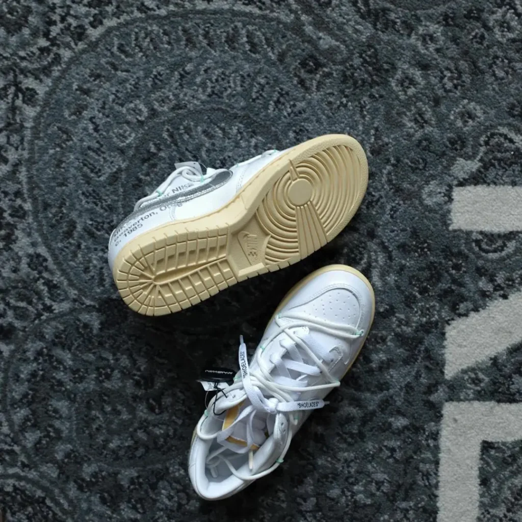 NIKE(ナイキ) AirJordan1(エアジョーダン1)の人気カラー画像7