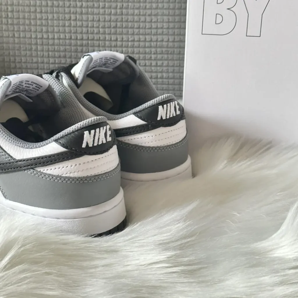 NIKE(ナイキ) DunkLow(ダンクLow)の人気カラー画像2