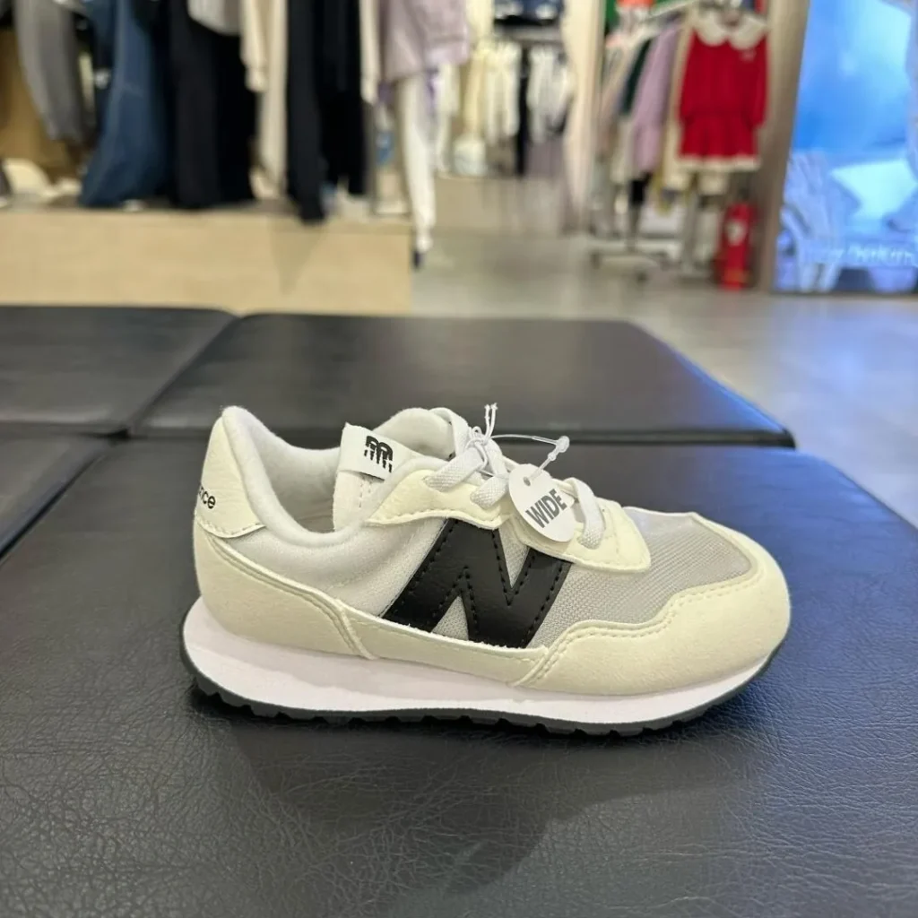 ニューバランス237の買う時は楽天が狙い目