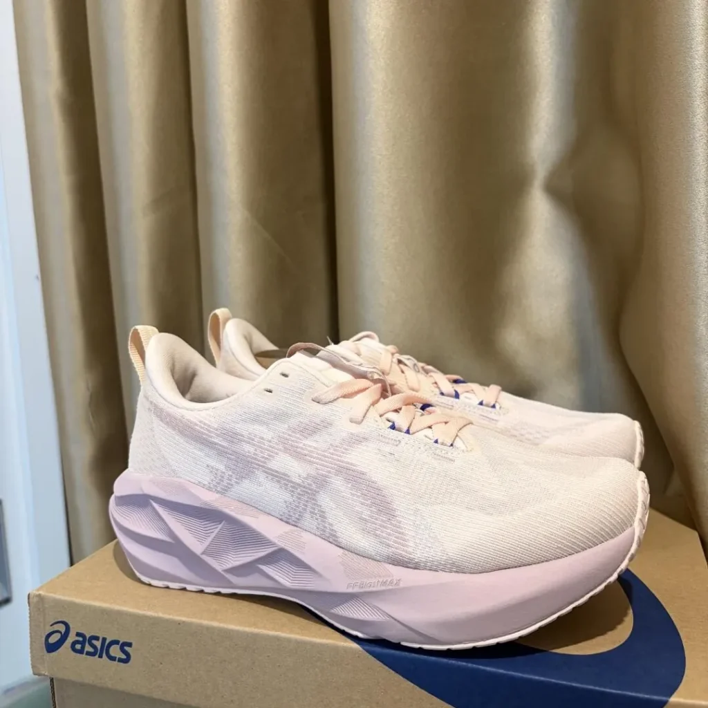 ASICS(アシックス) NOVABLAST 5の無印かワイド画像3