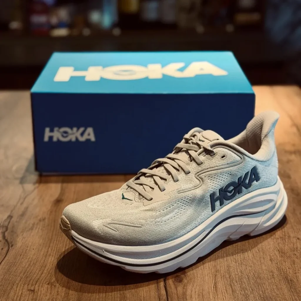 HOKA(ホカ) CLIFTON 10の通常かワイド画像1