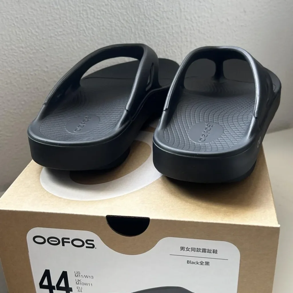 OOFOS(ウーフォス) OOahh(ウーアー)のサイズ感画像3