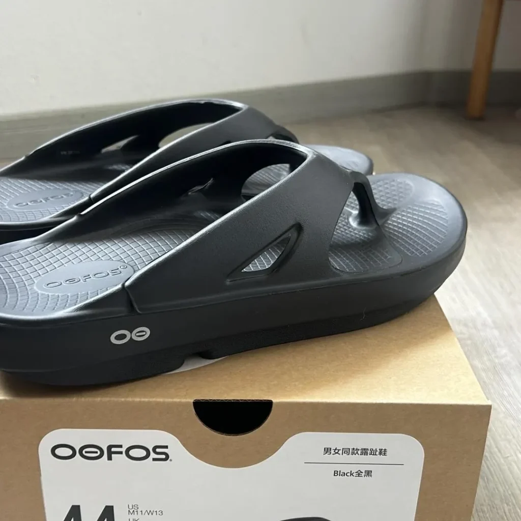 OOFOS(ウーフォス) OOahh(ウーアー)のサイズ感画像4