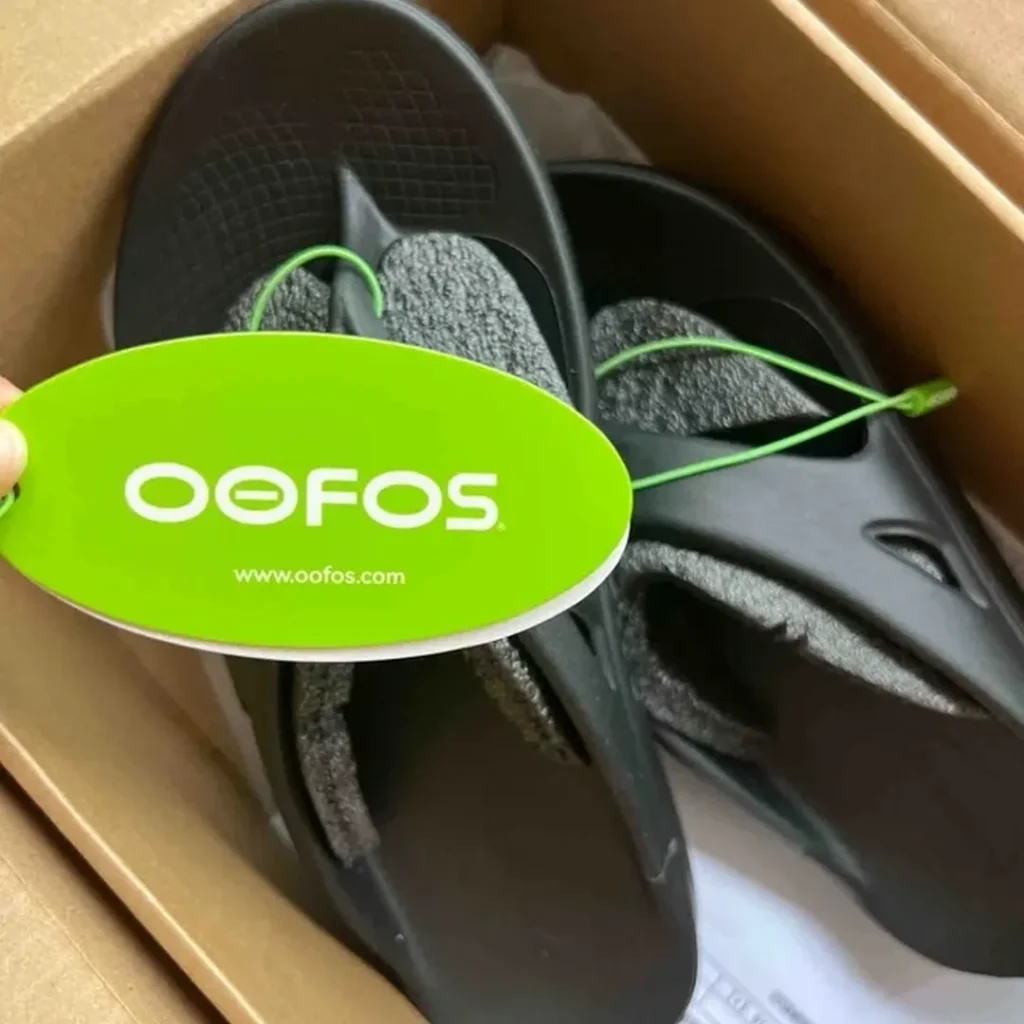 OOFOS(ウーフォス) OOahh(ウーアー)のサイズ感画像7