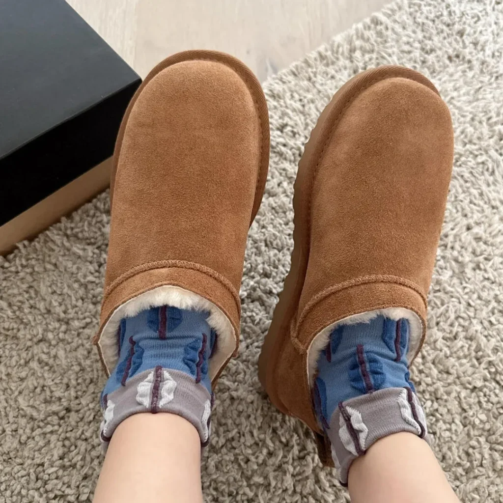 UGG(アグ) CLASSIC MINI(クラシックミニ)の丈比較画像3