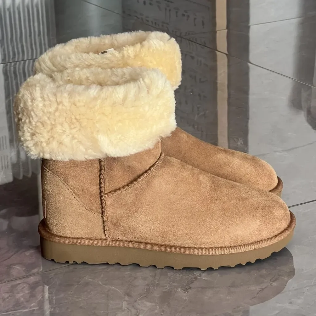 UGG(アグ) CLASSIC SHORT(クラシックショート)のサイズ感画像4