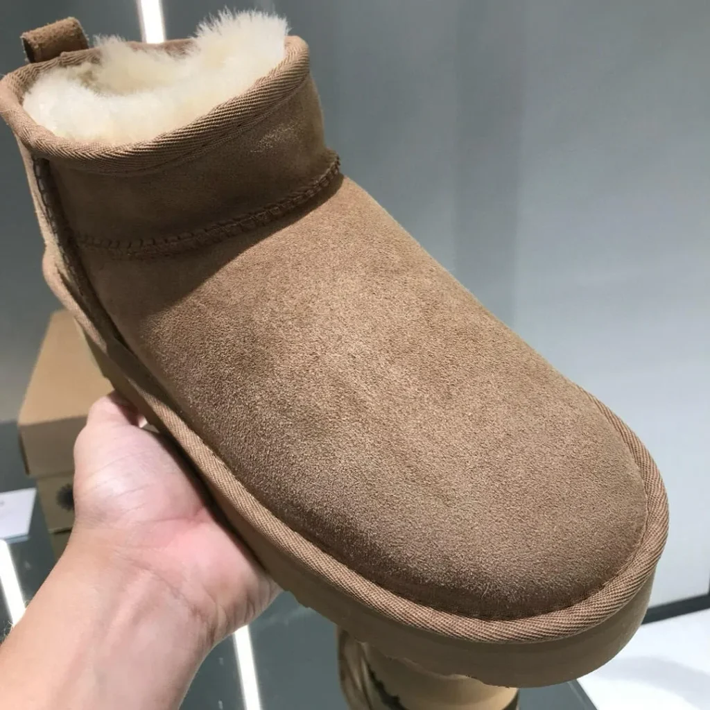 UGG(アグ) ULTRA MINI(ウルトラミニ)のサイズ感画像2