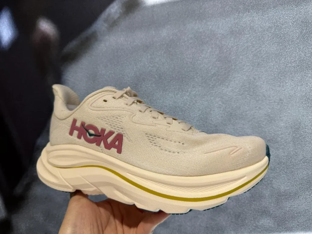 HOKA(ホカ) CLIFTON 11(クリフトン11)のクリフトン10との違い画像5