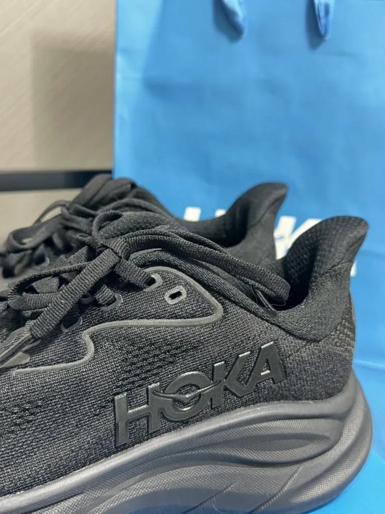 HOKA(ホカ) CLIFTON 11(クリフトン11)のダサい？画像2