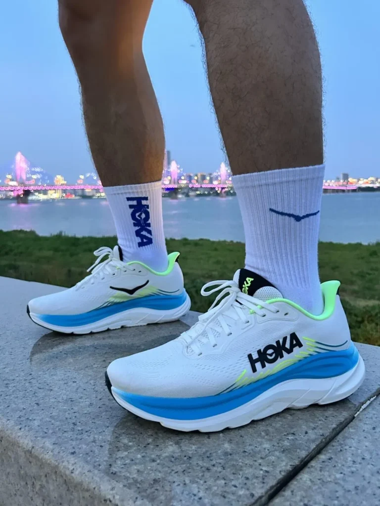 HOKA(ホカ) CLIFTON 11(クリフトン11)のダサい？画像6