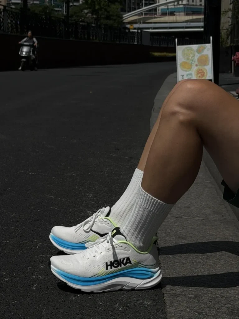 HOKA(ホカ) CLIFTON 11(クリフトン11)の人気カラー画像3