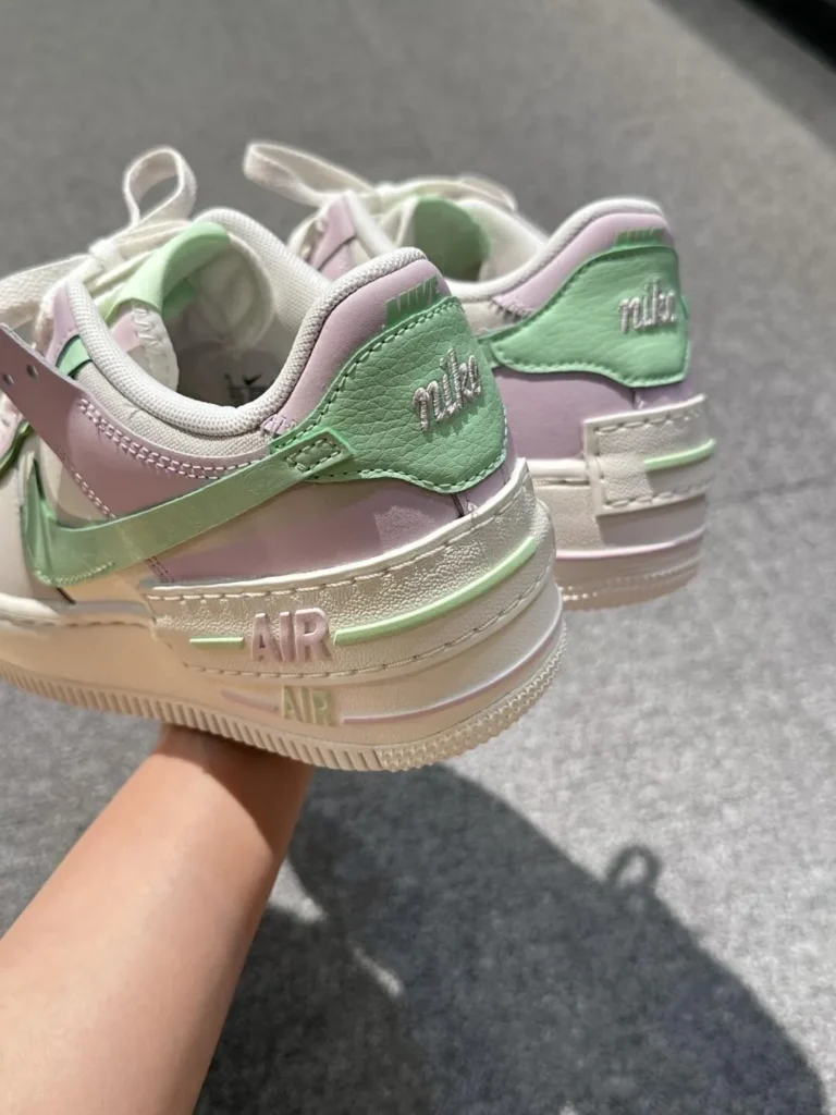 NIKE(ナイキ) AIRFORCE 1(エアフォース1)のコーデ画像2