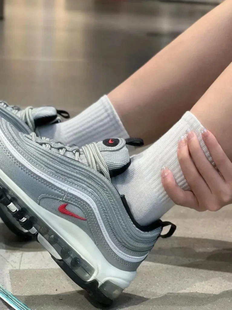 NIKE(ナイキ) AIRMAX 97(エアマックス97)の人気カラー画像3