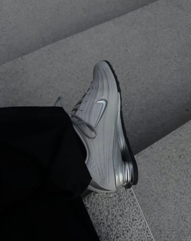 NIKE(ナイキ) SHOX TL(ショックスTL)の人気色画像1
