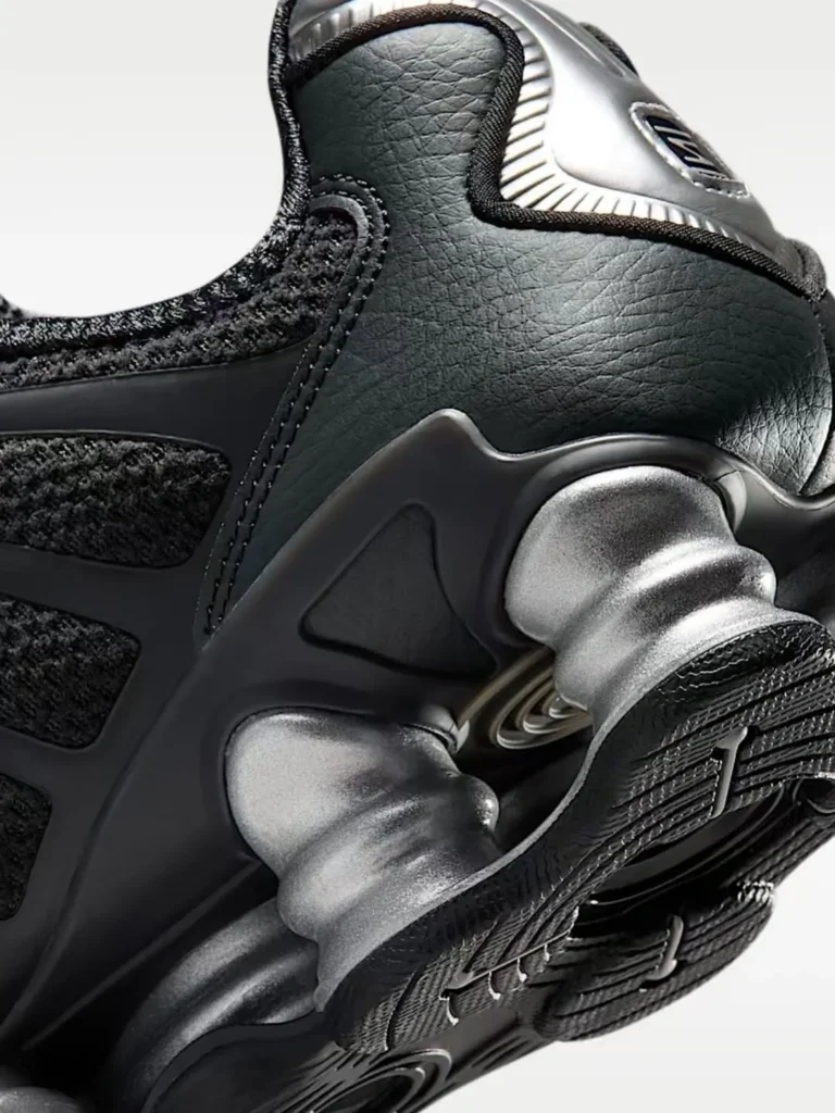 NIKE(ナイキ) SHOX TL(ショックスTL)の比較画像1