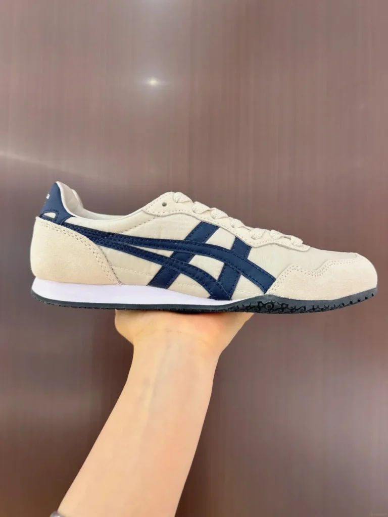 Onitsuka Tiger(オニツカタイガー) SERRANO(セラーノ)の履き心地画像1